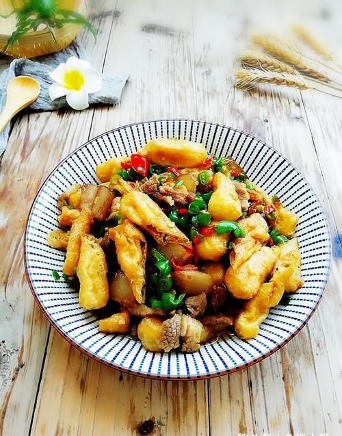 香喷喷的解馋下饭吃，酥脆鲜嫩，大人孩子吃得可爽了！