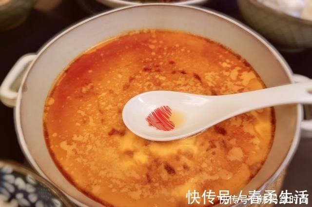 和儿子的晚餐,三菜一汤,花了90元,有人评论太奢侈