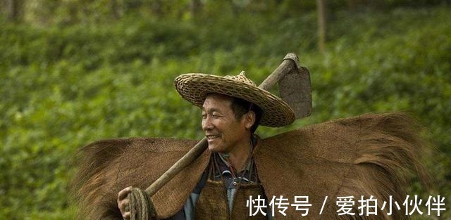 老汉&老汉一上联“一人一碗一口锅”,下联一出,令人暗暗称奇