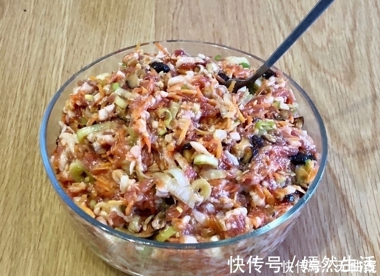 鲜嫩|拌肉馅,先放油还是放盐都不对,教你大厨做法,鲜嫩多汁又入味