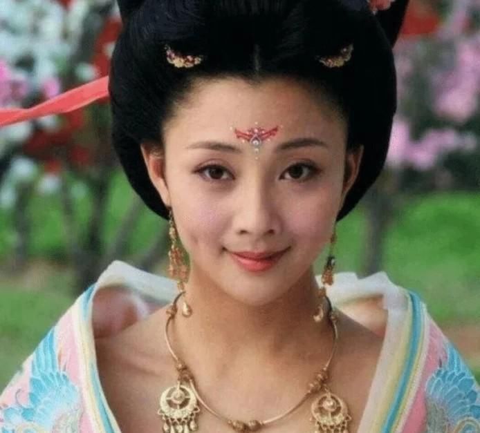 150斤的杨玉环,是怎样侍奉皇帝父子二人?这三大绝活很重要!