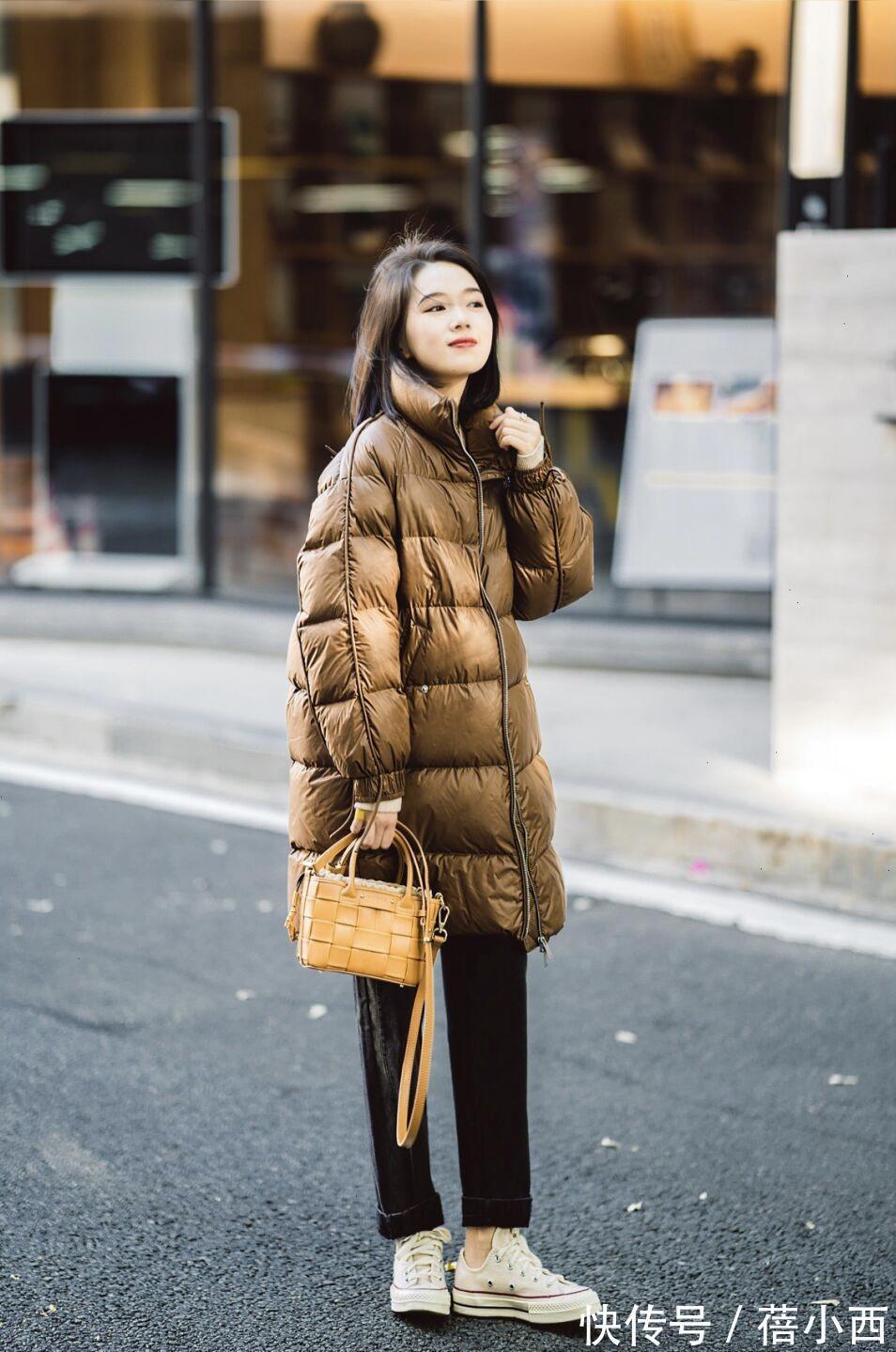 钻风|能照搬的“羽绒服”穿搭来了,搭配牛仔裤、半身裙,简约又时髦