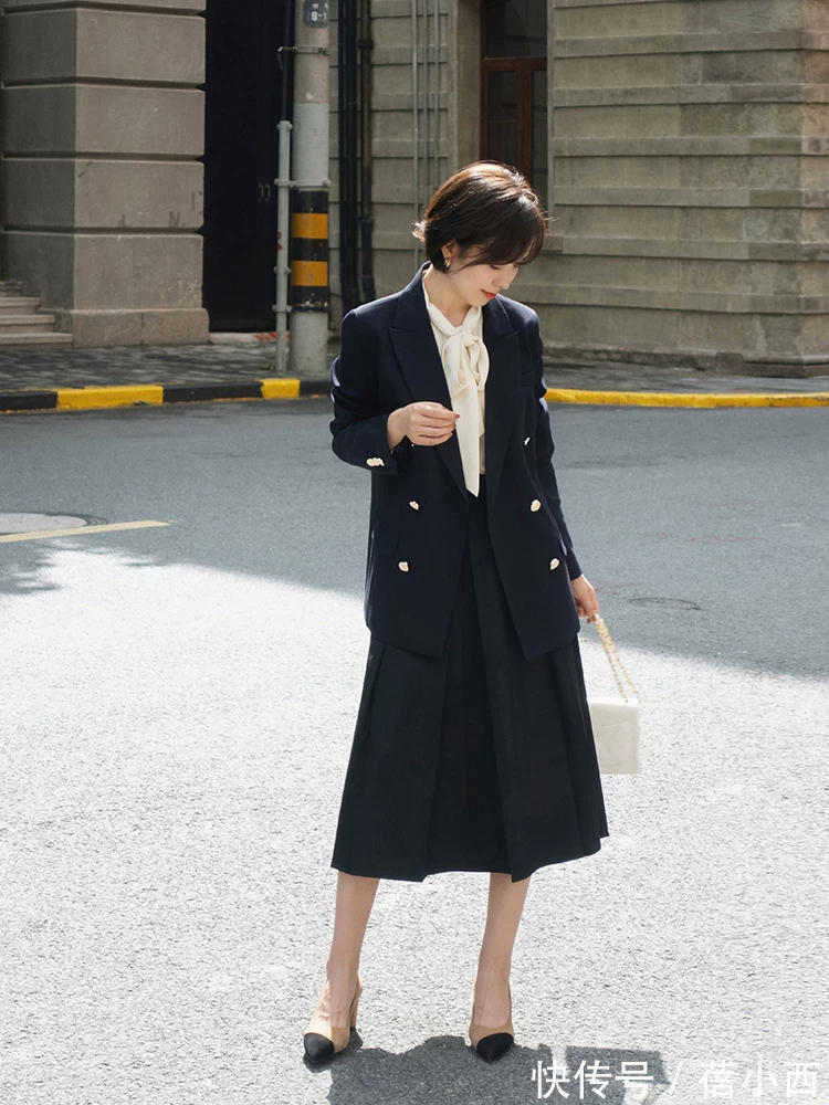 围巾 职场女性还是穿“西装”最高级,搭配裤子、半身裙,优雅又有范儿