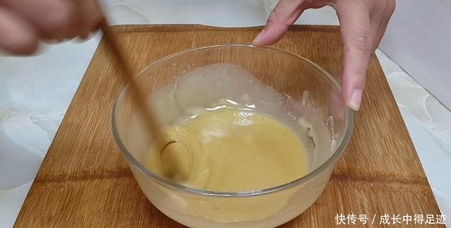 大泡|爱吃烙饼的要收藏了,加4个鸡蛋,个个空心鼓大泡,比手抓饼好吃