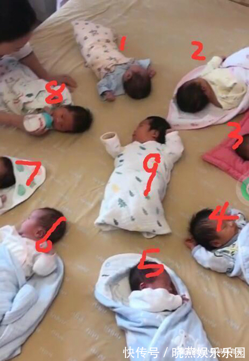 双胞胎姐妹|最累姥姥出现了，三胞胎女儿各生了三胞胎，网友：9个宝宝，酸了