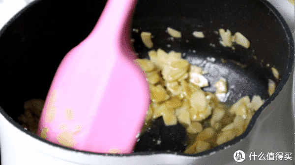 法式焦糖杏仁酥,上层焦糖杏仁浓郁香脆,下层酥饼奶酥掉渣,真香