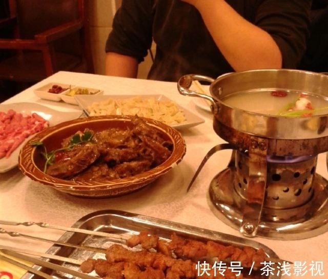 tff蛋白|23岁男子熬夜成瘾，胃病转胃癌，医生：睡前2事是“祸根”