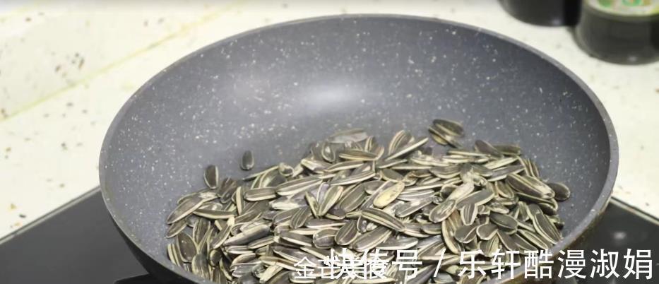 瓜子受潮不脆了怎么办只需学会这4招,瓜子和刚买一样酥脆鲜香