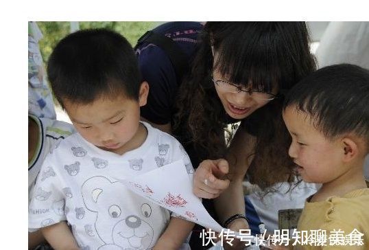 果蔬汁|儿科医生孩子没过2岁,3种辅食别碰,不然脾胃受伤只剩后悔