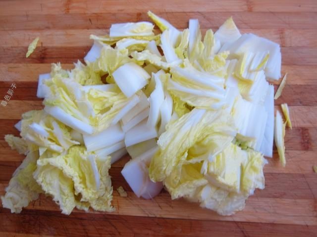 冬季碰到这菜,我买上几十斤,清脆甜润味鲜,做1盆吃得汤都不剩