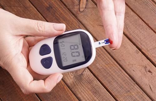 高血脂|睡觉时若有“4种”表现,或是血糖升高了,若没有,恭喜你很健康