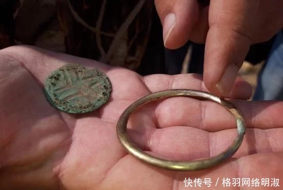 中亚|中亚出土古墓,考古学家感叹:这才是爱情,他们拥抱4000年