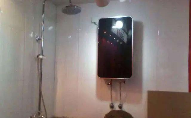 距离|厨房卫生间距离远,用热水成问题!2种做法告诉你热水器这样装