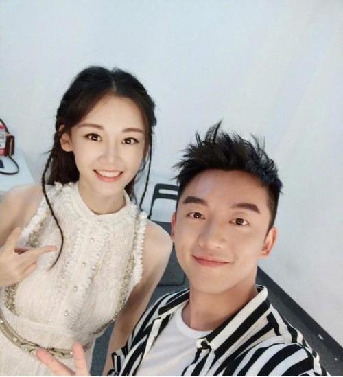 火锅店 同样都上过《跑男》,郑恺如今爱情事业双丰收,他却沦落成了网红