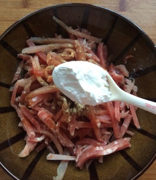 炒肉丝,直接下锅炒是大错!教你1招,嫩滑多汁又入味,还不粘锅