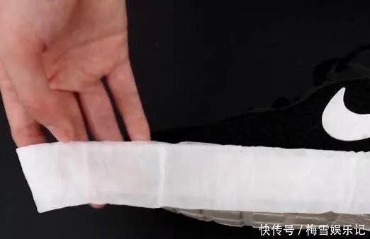 小钰|白鞋边脏了别用水擦，教你一招，多脏的鞋子擦完像新的一样