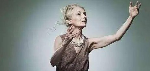 胃癌|36岁女子，异常口臭，丈夫不愿亲近，医生却说不怪她，是癌症