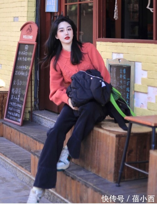 毛衣 新年穿搭别太沉闷,照搬这4套毛衣穿搭,显气质还高级