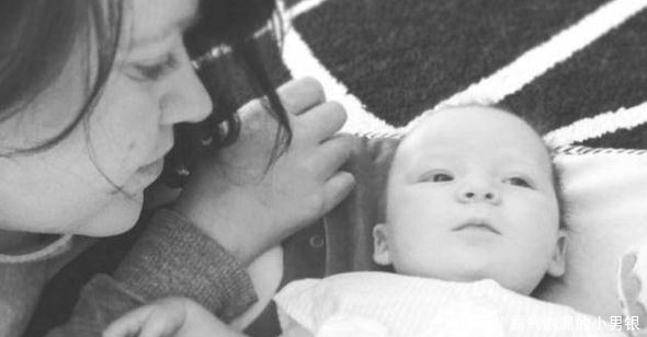 lynds女子怀了孕却全然不知,因肚子痛被送到医院,3小时候后生下女婴