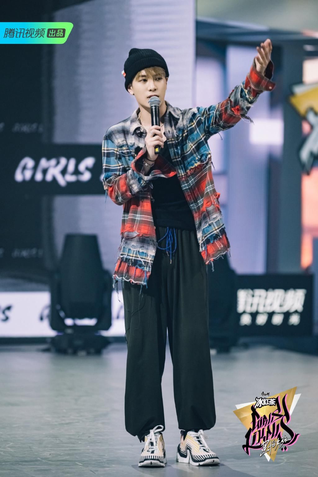 respect|腾讯视频《黑怕女孩》今晚开麦 王嘉尔曾轶可马思唯万妮达助建厂牌