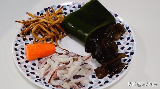 秋季要多喝这汤，看着就很有营养，暖胃又驱寒，明星在家也做了