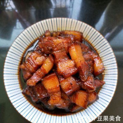 大厨教你这么做红烧肉，分分钟就可以学会