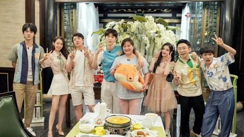 青春环游记3要换人?新MC剪影似吴亦凡,网友:除了沈腾都不爱