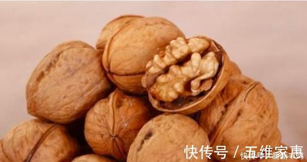 吃好|核桃早上吃还是晚上吃好我吃错20年,健康专家教你正确吃法