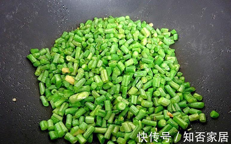 蔬菜|夏季最值得买的蔬菜，2元钱做一大盘，营养全面，越吃越香