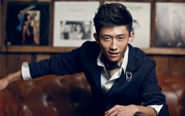 登臺5分鐘就讓下臺?曾被《快本》看不起的明星,現(xiàn)在請都請不來