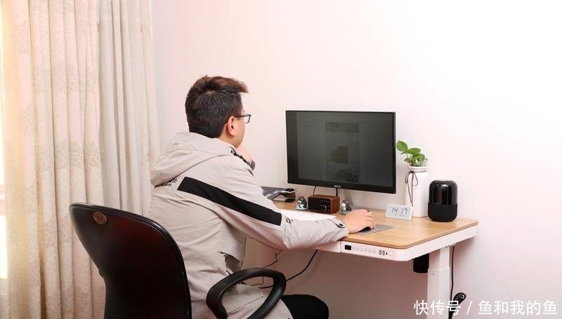 升降|我的梦想桌面，简约大气、智能升降，乐歌E5电动升降桌体验