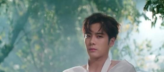 影视作品|明星近视不戴眼镜时虞书欣扯眼皮,看到肖战按电梯我笑了