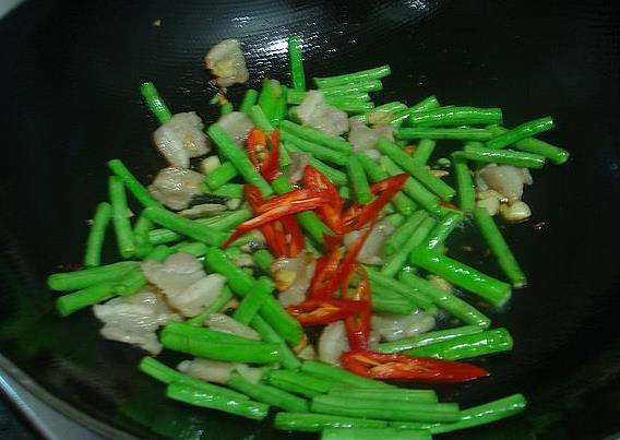 大厨|豆角别再直接下锅炒，大厨教你再加一步，豆角鲜嫩爽脆特好吃！