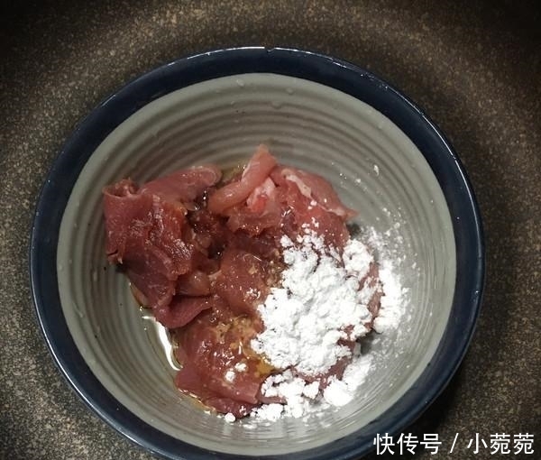 农家炒肉原来是这么做的,加这个进去,肥而不腻、麻辣鲜香