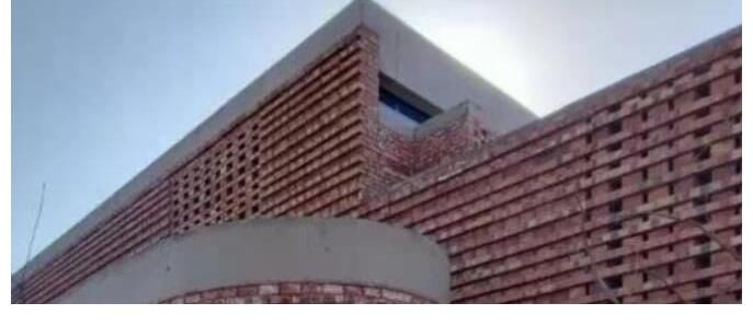 央视点名怒批,东方卫视132万红砖豪宅谁负责?王小骞点评受热捧