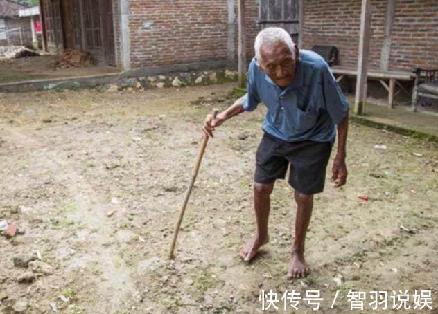 反思|被死神遗忘的147岁老人,儿女全部去世,长寿秘方让年轻人反思