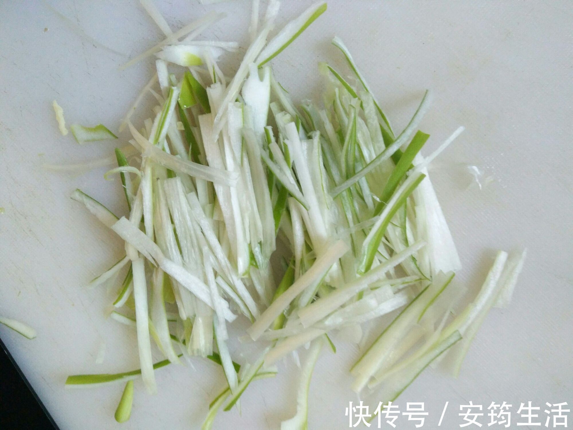 腰部|赘肉最怕的就是“它”,不论男女,吃完排出黑臭宿便,腰部有曲线