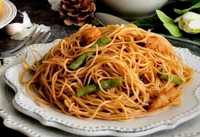 猪肉片|面条别只会煮了，用此方法做，面条劲道香软，我家一周要吃5次