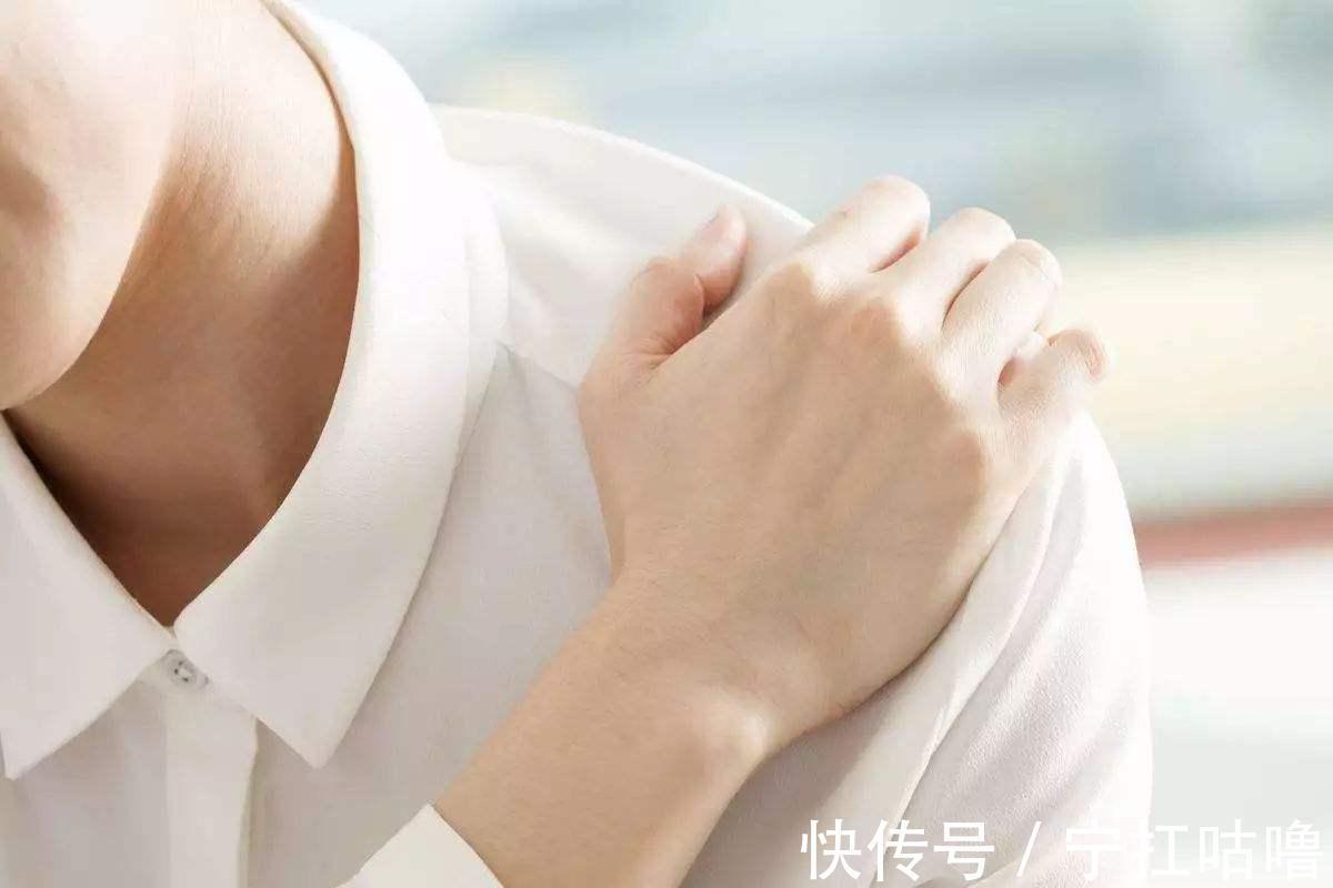 颈肩痛|颈椎病为什么会引起颈肩疼痛？颈椎病怎么治最好？