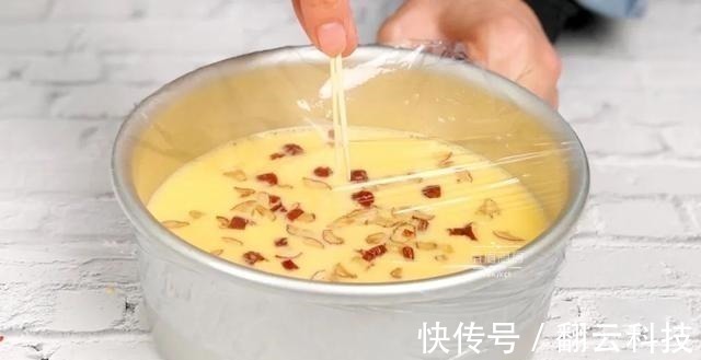 搅一搅，蒸一蒸，不用打发不用烤，火遍全网的懒人蛋糕就这么简单！