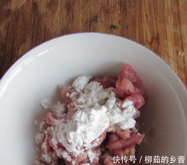 挑战30天早餐不重样,第一天,暖暖的杂蔬瘦肉汤跟寒潮更配哦!