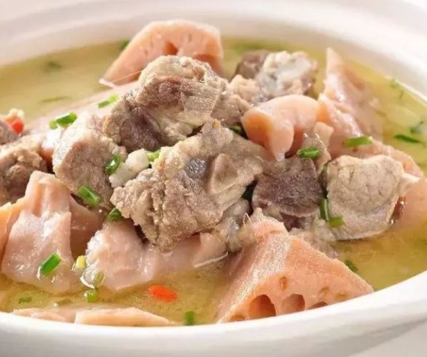 莲藕排骨汤这样做才对，营养美味，每次炖都不够喝，家人都夸好