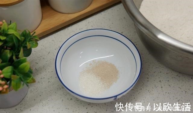 冬天蒸馒头，只用1个窍门，30分钟发满一盆面，馒头白胖又松软