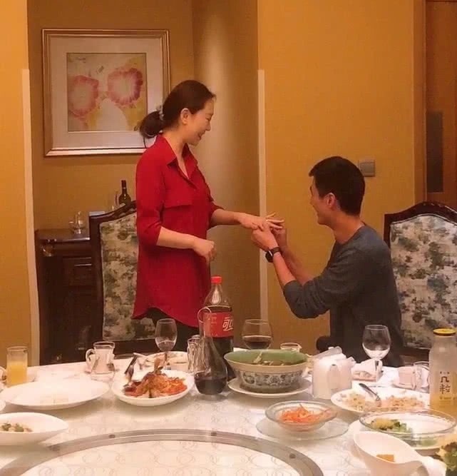 二婚|两大排球国手二婚重组家庭,男方有一女儿,时隔一年现状如何了