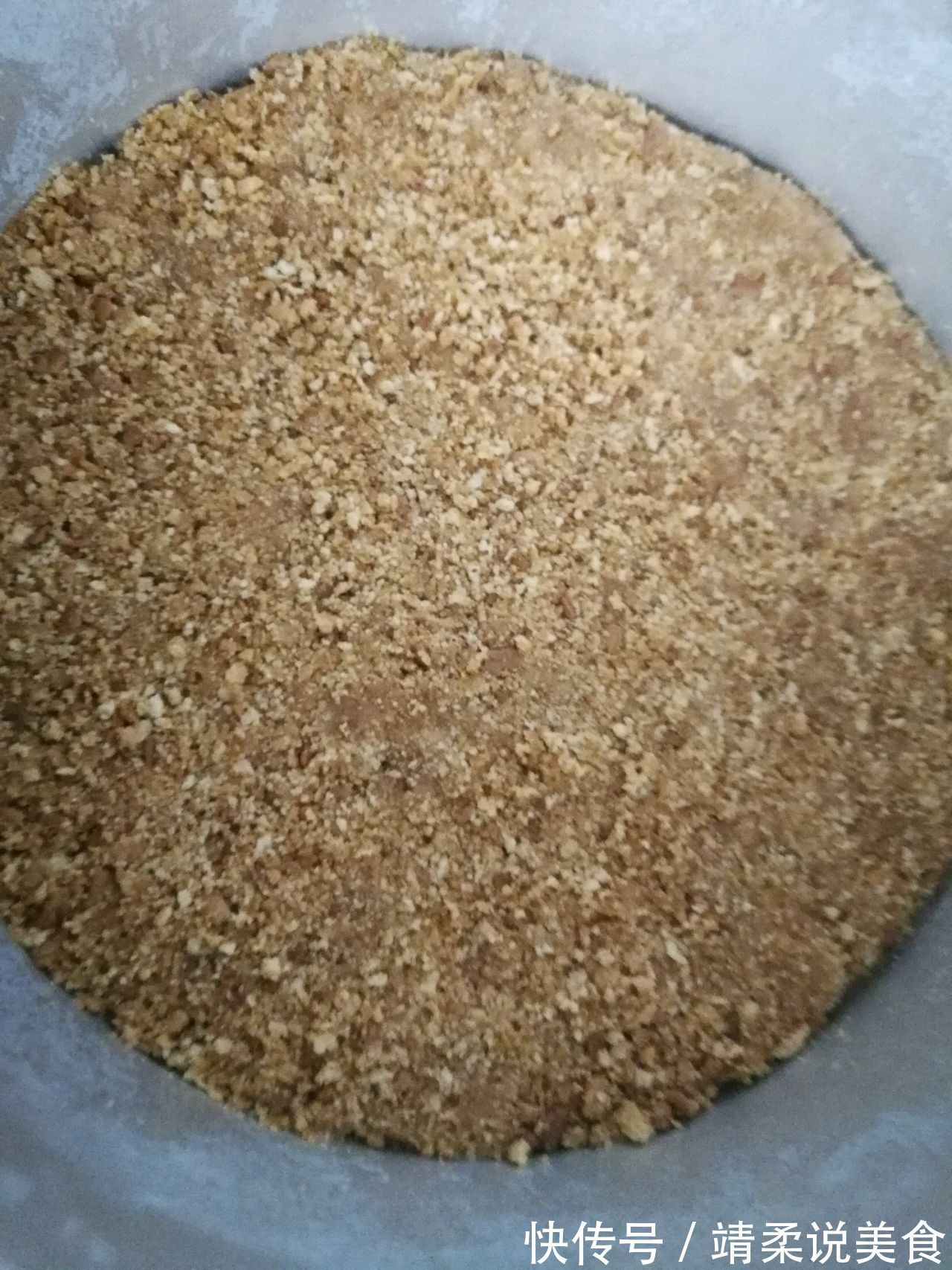 生乳酪草莓慕斯蛋糕,不仅颜值高,味道也甜美