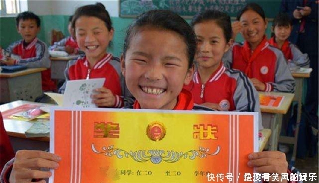奖状|孩子“奖状”贴满一面墙,父母却越来越惆怅:这奖状还不如不要