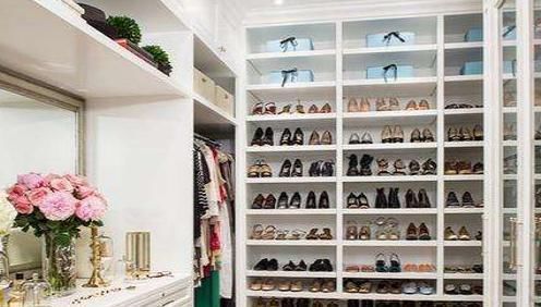 玄关式|越来越多人在玄关做衣帽间,比鞋柜实用多10倍,回家也要学着装