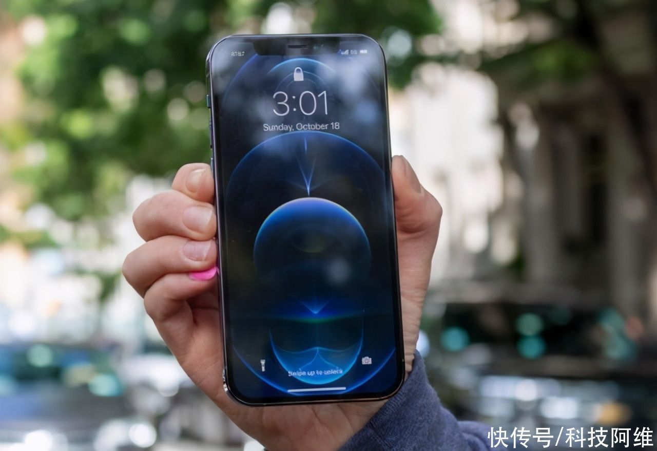 iphone|全球手机销售额榜出炉：华为Mate40 Pro仅第八，苹果手机霸榜前三