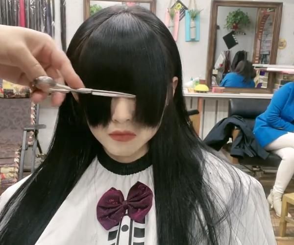 发型师|女孩剪了款御姐刘海后,居然引起其他女生嫉妒,男生:瞬间就想表白了