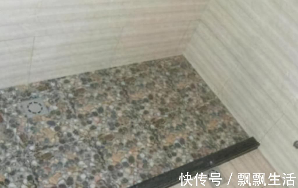 瓷砖|原来有钱人的卫生间早就不贴瓷砖了，听内行人一说，才知道晚了